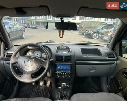 Красный Рено Clio Symbol, объемом двигателя 1.39 л и пробегом 184 тыс. км за 3100 $, фото 22 на Automoto.ua