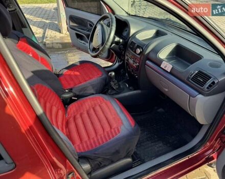 Червоний Рено Clio Symbol, об'ємом двигуна 1.39 л та пробігом 205 тис. км за 2999 $, фото 7 на Automoto.ua