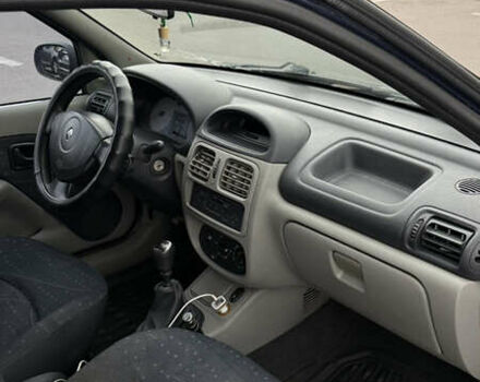 Рено Clio Symbol, объемом двигателя 1.4 л и пробегом 180 тыс. км за 3000 $, фото 4 на Automoto.ua