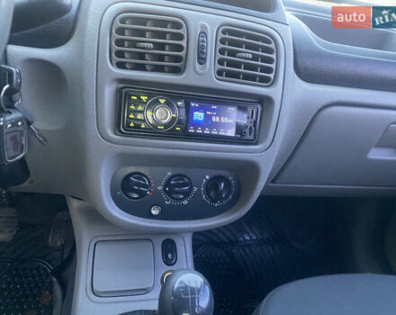 Рено Clio Symbol, объемом двигателя 1.4 л и пробегом 280 тыс. км за 2599 $, фото 14 на Automoto.ua