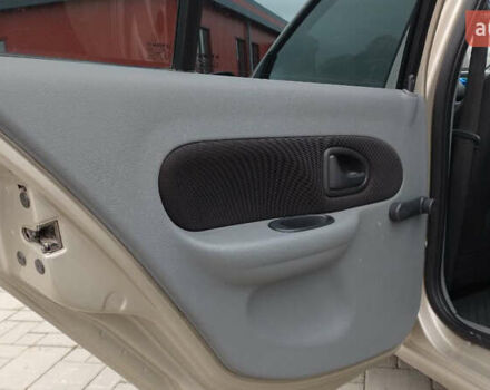 Рено Clio Symbol, объемом двигателя 0 л и пробегом 211 тыс. км за 2700 $, фото 3 на Automoto.ua