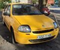 Желтый Рено Clio Symbol, объемом двигателя 1.4 л и пробегом 300 тыс. км за 1850 $, фото 1 на Automoto.ua