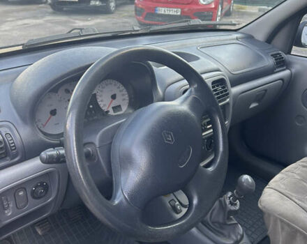 Желтый Рено Clio Symbol, объемом двигателя 1.4 л и пробегом 152 тыс. км за 3100 $, фото 6 на Automoto.ua