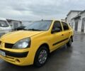 Желтый Рено Clio Symbol, объемом двигателя 1.4 л и пробегом 255 тыс. км за 3000 $, фото 7 на Automoto.ua