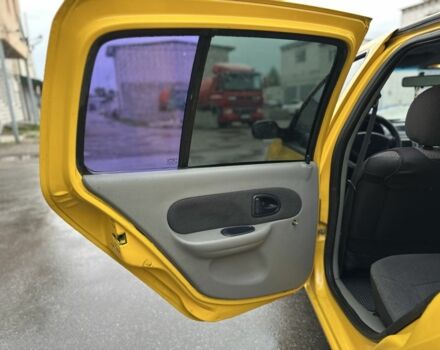 Желтый Рено Clio Symbol, объемом двигателя 1.4 л и пробегом 255 тыс. км за 3000 $, фото 20 на Automoto.ua