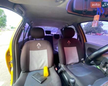 Желтый Рено Clio Symbol, объемом двигателя 1.39 л и пробегом 290 тыс. км за 3000 $, фото 14 на Automoto.ua