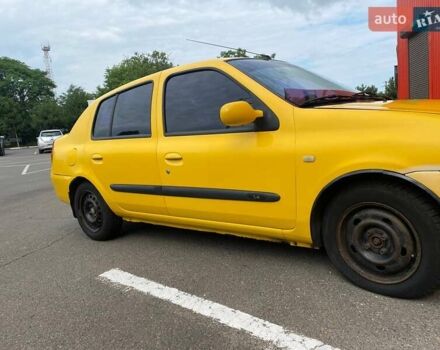 Желтый Рено Clio Symbol, объемом двигателя 1.39 л и пробегом 290 тыс. км за 3000 $, фото 1 на Automoto.ua