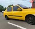 Желтый Рено Clio Symbol, объемом двигателя 1.39 л и пробегом 290 тыс. км за 3000 $, фото 1 на Automoto.ua
