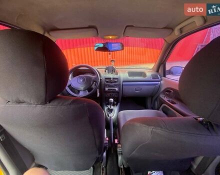 Желтый Рено Clio Symbol, объемом двигателя 1.39 л и пробегом 290 тыс. км за 3000 $, фото 12 на Automoto.ua