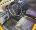 Желтый Рено Clio Symbol, объемом двигателя 1.39 л и пробегом 290 тыс. км за 3000 $, фото 7 на Automoto.ua