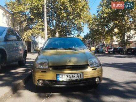 Желтый Рено Clio Symbol, объемом двигателя 1.4 л и пробегом 212 тыс. км за 2250 $, фото 1 на Automoto.ua