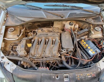 Серый Рено Clio Symbol, объемом двигателя 1.4 л и пробегом 172 тыс. км за 3300 $, фото 9 на Automoto.ua