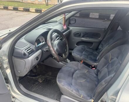 Сірий Рено Clio Symbol, об'ємом двигуна 1.4 л та пробігом 250 тис. км за 1600 $, фото 6 на Automoto.ua