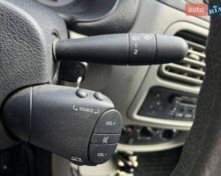 Серый Рено Clio Symbol, объемом двигателя 1.4 л и пробегом 121 тыс. км за 4990 $, фото 19 на Automoto.ua