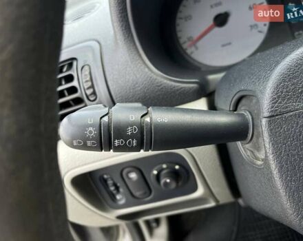 Серый Рено Clio Symbol, объемом двигателя 1.4 л и пробегом 121 тыс. км за 4990 $, фото 17 на Automoto.ua