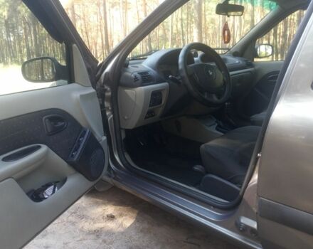 Серый Рено Clio Symbol, объемом двигателя 1.4 л и пробегом 350 тыс. км за 3300 $, фото 5 на Automoto.ua