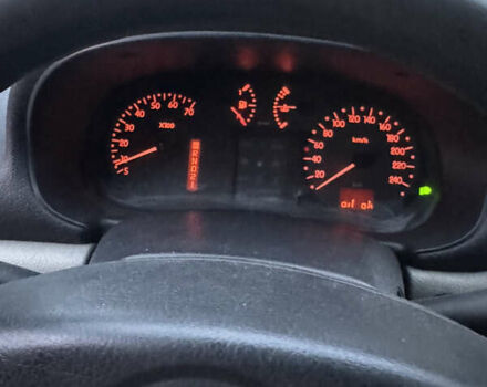 Серый Рено Clio Symbol, объемом двигателя 1.39 л и пробегом 189 тыс. км за 3300 $, фото 4 на Automoto.ua
