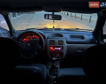 Серый Рено Clio Symbol, объемом двигателя 1.4 л и пробегом 230 тыс. км за 2250 $, фото 6 на Automoto.ua