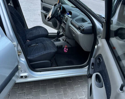 Серый Рено Clio Symbol, объемом двигателя 1.39 л и пробегом 189 тыс. км за 3700 $, фото 7 на Automoto.ua
