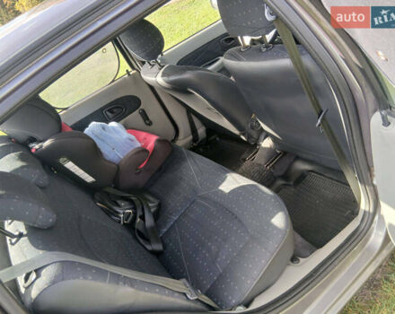 Рено Clio Symbol 2004 в Житомире на Automoto.ua Серый Рено Clio Symbol, объемом двигателя 0 л и пробегом 105 тыс. км за 3300 $, фото 5 на Automoto.ua