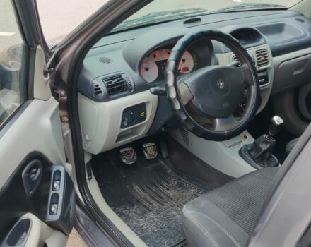Серый Рено Clio Symbol, объемом двигателя 1.4 л и пробегом 200 тыс. км за 3250 $, фото 5 на Automoto.ua