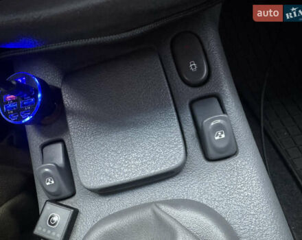 Серый Рено Clio Symbol, объемом двигателя 1.4 л и пробегом 250 тыс. км за 1600 $, фото 11 на Automoto.ua