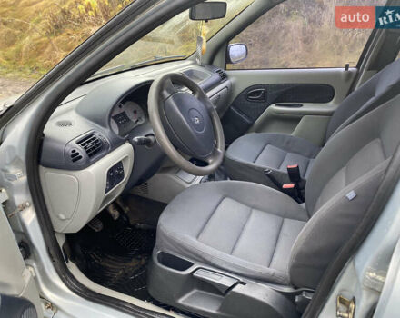 Серый Рено Clio Symbol, объемом двигателя 1.39 л и пробегом 280 тыс. км за 2550 $, фото 11 на Automoto.ua