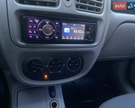 Сірий Рено Clio Symbol, об'ємом двигуна 1.39 л та пробігом 280 тис. км за 2555 $, фото 14 на Automoto.ua