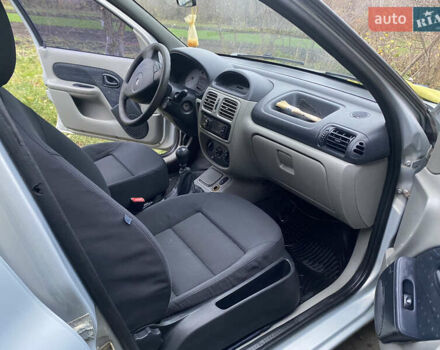 Серый Рено Clio Symbol, объемом двигателя 1.39 л и пробегом 280 тыс. км за 2650 $, фото 10 на Automoto.ua