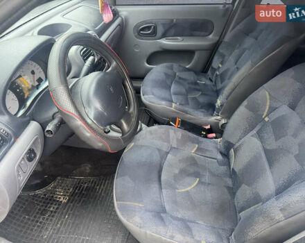 Серый Рено Clio Symbol, объемом двигателя 1.4 л и пробегом 250 тыс. км за 1600 $, фото 8 на Automoto.ua