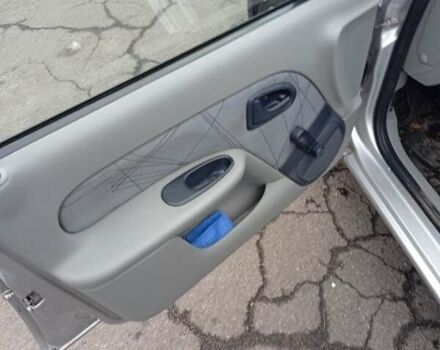 Серый Рено Clio Symbol, объемом двигателя 1.4 л и пробегом 220 тыс. км за 3700 $, фото 6 на Automoto.ua