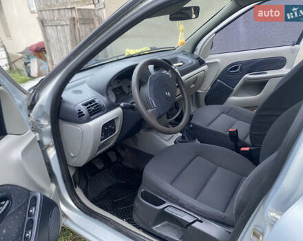 Серый Рено Clio Symbol, объемом двигателя 1.39 л и пробегом 280 тыс. км за 2650 $, фото 11 на Automoto.ua