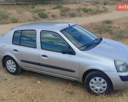 Серый Рено Clio Symbol, объемом двигателя 1.39 л и пробегом 217 тыс. км за 3100 $, фото 2 на Automoto.ua