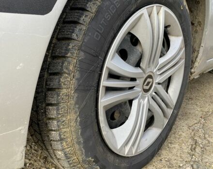 Серый Рено Clio Symbol, объемом двигателя 1.4 л и пробегом 130 тыс. км за 4300 $, фото 7 на Automoto.ua