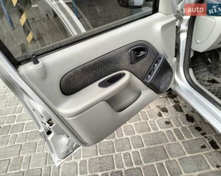 Серый Рено Clio Symbol, объемом двигателя 1.39 л и пробегом 311 тыс. км за 2800 $, фото 7 на Automoto.ua