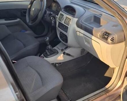 Серый Рено Clio Symbol, объемом двигателя 1.39 л и пробегом 148 тыс. км за 3500 $, фото 30 на Automoto.ua