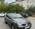 Серый Рено Clio Symbol, объемом двигателя 1.4 л и пробегом 228 тыс. км за 2750 $, фото 3 на Automoto.ua
