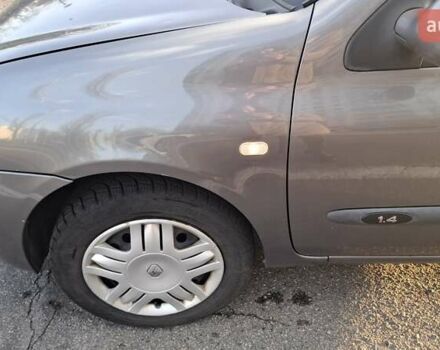 Серый Рено Clio Symbol, объемом двигателя 1.39 л и пробегом 148 тыс. км за 3500 $, фото 19 на Automoto.ua