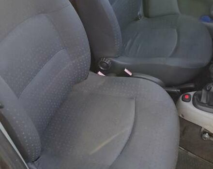 Серый Рено Clio Symbol, объемом двигателя 1.39 л и пробегом 148 тыс. км за 3500 $, фото 32 на Automoto.ua