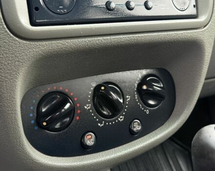 Серый Рено Clio Symbol, объемом двигателя 1.4 л и пробегом 244 тыс. км за 2750 $, фото 15 на Automoto.ua