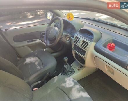 Серый Рено Clio Symbol, объемом двигателя 1.4 л и пробегом 300 тыс. км за 3000 $, фото 29 на Automoto.ua