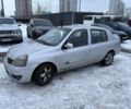 Серый Рено Clio Symbol, объемом двигателя 1.4 л и пробегом 203 тыс. км за 1400 $, фото 1 на Automoto.ua