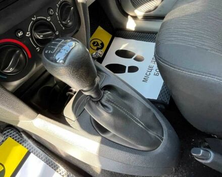 Рено Clio Symbol 2006 в Стрые на Automoto.ua Серый Рено Clio Symbol, объемом двигателя 1.4 л и пробегом 291 тыс. км за 3999 $, фото 12 на Automoto.ua