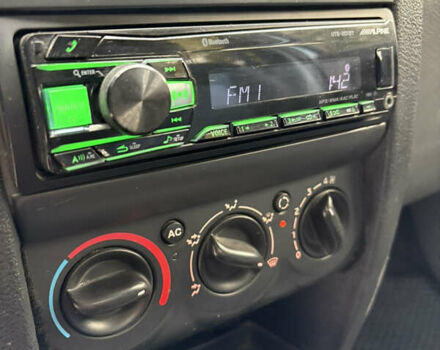 Сірий Рено Clio Symbol, об'ємом двигуна 1.39 л та пробігом 267 тис. км за 2950 $, фото 20 на Automoto.ua