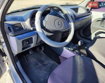 Серый Рено Clio Symbol, объемом двигателя 1.4 л и пробегом 335 тыс. км за 3250 $, фото 1 на Automoto.ua