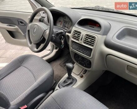 Серый Рено Clio Symbol, объемом двигателя 1.4 л и пробегом 51 тыс. км за 5250 $, фото 16 на Automoto.ua