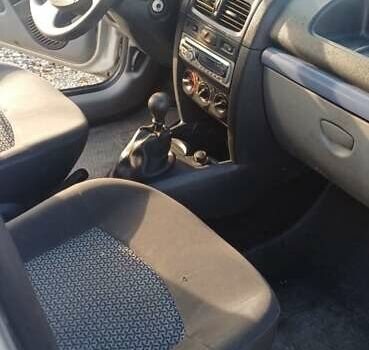 Серый Рено Clio Symbol, объемом двигателя 1.39 л и пробегом 338 тыс. км за 2600 $, фото 9 на Automoto.ua