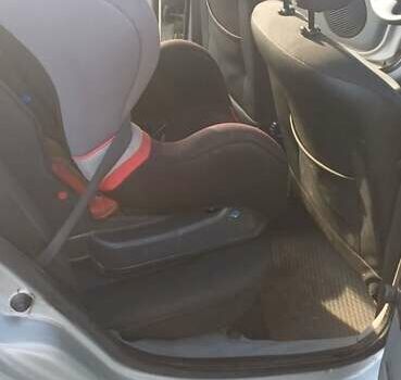 Серый Рено Clio Symbol, объемом двигателя 1.39 л и пробегом 338 тыс. км за 2600 $, фото 5 на Automoto.ua