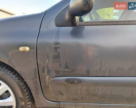 Сірий Рено Clio Symbol, об'ємом двигуна 1.39 л та пробігом 300 тис. км за 2400 $, фото 4 на Automoto.ua