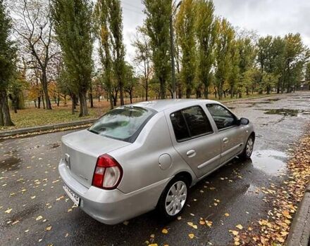 Серый Рено Clio Symbol, объемом двигателя 1.39 л и пробегом 207 тыс. км за 3450 $, фото 3 на Automoto.ua